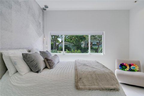 House in Key Biscayne, Florida 4 bedrooms, 249.81 sq.m. № 1826083 - photo 26