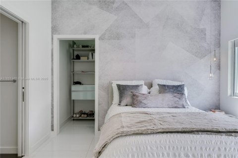 House in Key Biscayne, Florida 4 bedrooms, 249.81 sq.m. № 1826083 - photo 25