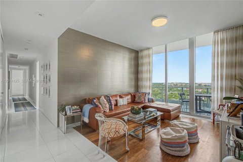 Condo in Miami, Florida, 5 bedrooms № 2076231 - photo 16