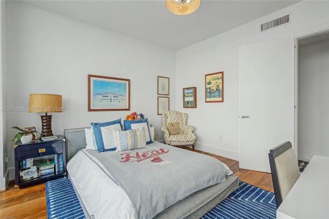 Condo in Miami, Florida, 5 bedrooms № 2076231 - photo 29