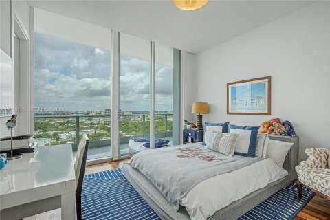 Condo in Miami, Florida, 5 bedrooms № 2076231 - photo 28