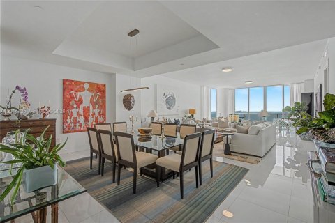 Condo in Miami, Florida, 5 bedrooms № 2076231