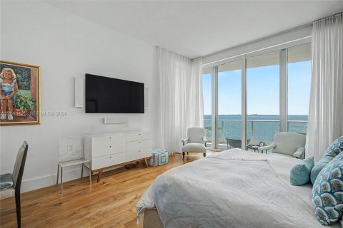 Condo in Miami, Florida, 5 bedrooms № 2076231 - photo 19