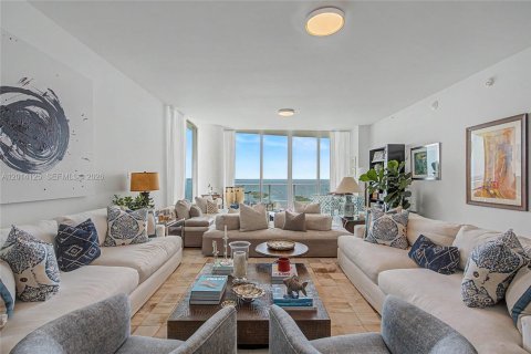 Condo in Miami, Florida, 5 bedrooms № 2076231 - photo 3