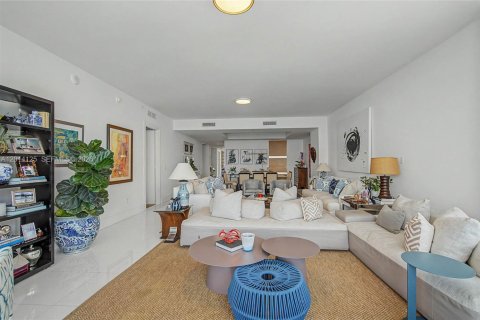 Condo in Miami, Florida, 5 bedrooms № 2076231 - photo 7