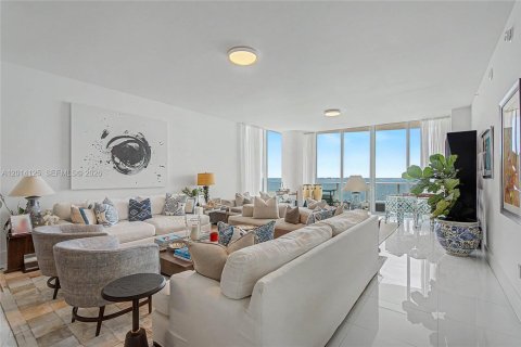 Condo in Miami, Florida, 5 bedrooms № 2076231 - photo 5