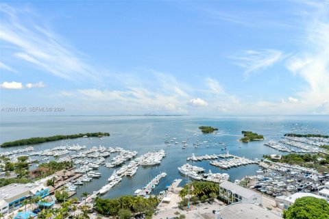Condo in Miami, Florida, 5 bedrooms № 2076231 - photo 2