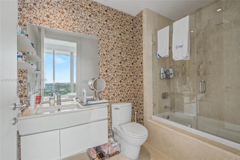 Condo in Miami, Florida, 5 bedrooms № 2076231 - photo 27