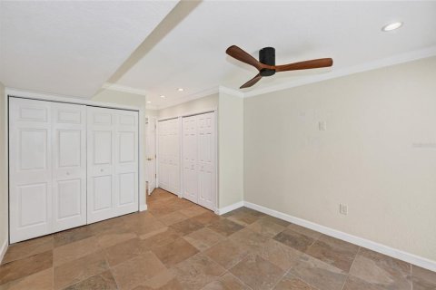 Condo in Sarasota, Florida, 2 bedrooms № 2203431 - photo 12