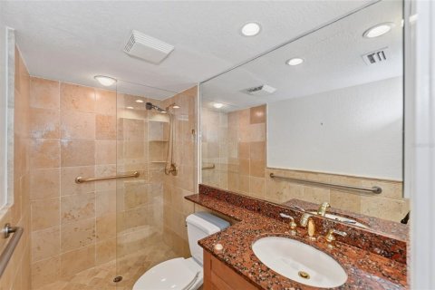 Condo in Sarasota, Florida, 2 bedrooms № 2203431 - photo 20