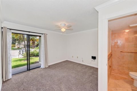 Condo in Sarasota, Florida, 2 bedrooms № 2203431 - photo 15