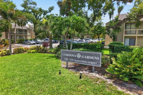 Condo in Sarasota, Florida, 2 bedrooms № 2203431 - photo 21