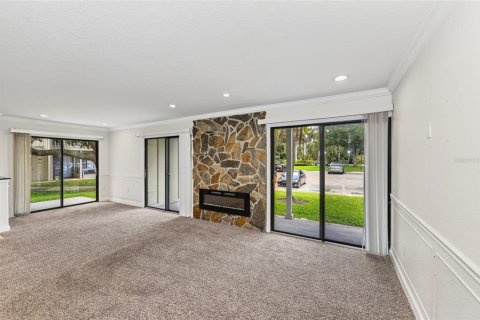 Condo in Sarasota, Florida, 2 bedrooms № 2203431 - photo 3