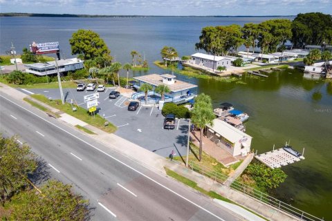 Immobilier commercial à Tavares, Floride 175.59 m2 № 2377534