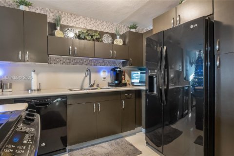 Townhouse in Deerfield Beach, Florida 2 bedrooms, 115.57 sq.m. № 1993155 - photo 6