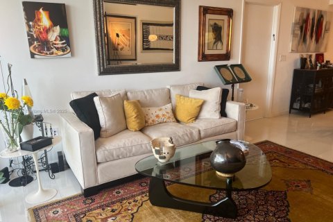 Купить кондоминиум в Майами, Флорида 1 спальня, 91.42м2, № 1923171 - фото 4