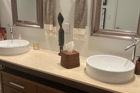 Купить кондоминиум в Майами, Флорида 1 спальня, 91.42м2, № 1923171 - фото 22