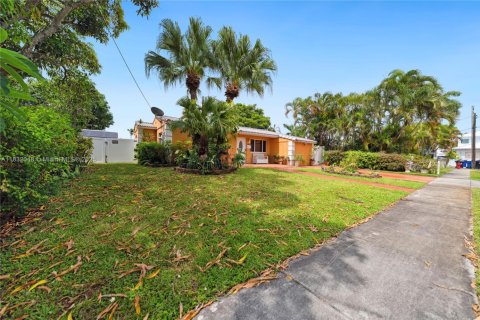 House in Fort Lauderdale, Florida 2 bedrooms, 120.59 sq.m. № 1814668 - photo 4