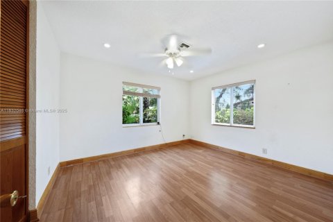 House in Fort Lauderdale, Florida 2 bedrooms, 120.59 sq.m. № 1814668 - photo 16