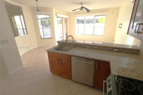 Купить виллу или дом в Мирамар, Флорида 4 спальни, 210.24м2, № 1925232 - фото 10