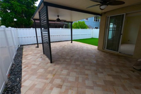 Купить виллу или дом в Мирамар, Флорида 4 спальни, 210.24м2, № 1925232 - фото 23