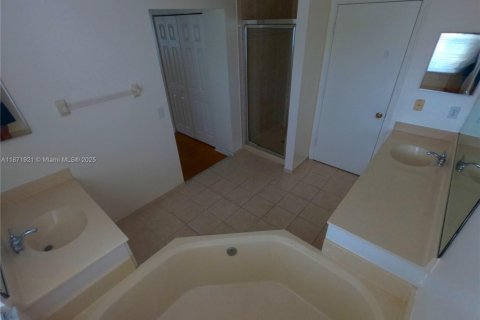 Купить виллу или дом в Мирамар, Флорида 4 спальни, 210.24м2, № 1925232 - фото 16