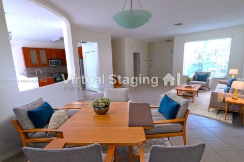 Купить виллу или дом в Мирамар, Флорида 4 спальни, 210.24м2, № 1925232 - фото 1