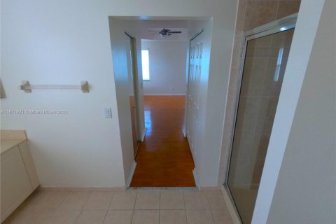 Купить виллу или дом в Мирамар, Флорида 4 спальни, 210.24м2, № 1925232 - фото 19