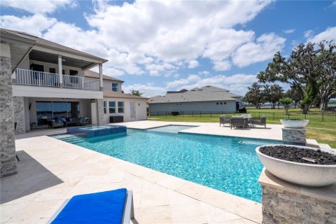 House in Winter Garden, Florida 5 bedrooms, 488.02 sq.m. № 1722443 - photo 18