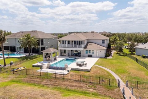 House in Winter Garden, Florida 5 bedrooms, 488.02 sq.m. № 1722443 - photo 9