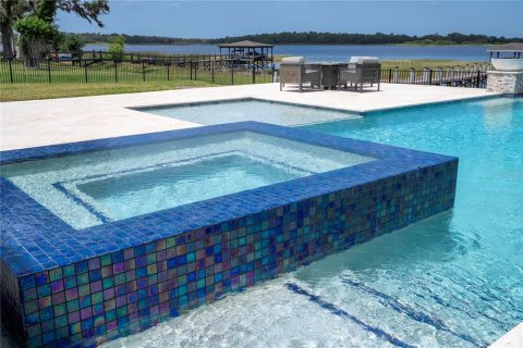 House in Winter Garden, Florida 5 bedrooms, 488.02 sq.m. № 1722443 - photo 16