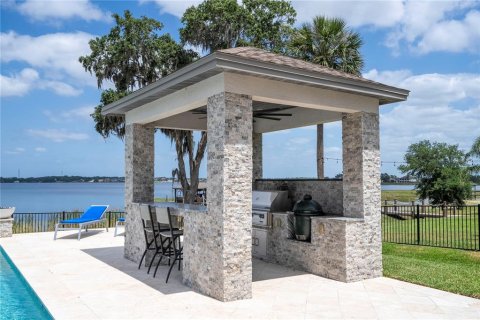 House in Winter Garden, Florida 5 bedrooms, 488.02 sq.m. № 1722443 - photo 13