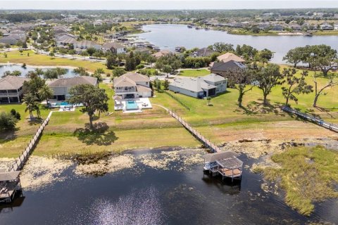 House in Winter Garden, Florida 5 bedrooms, 488.02 sq.m. № 1722443 - photo 7