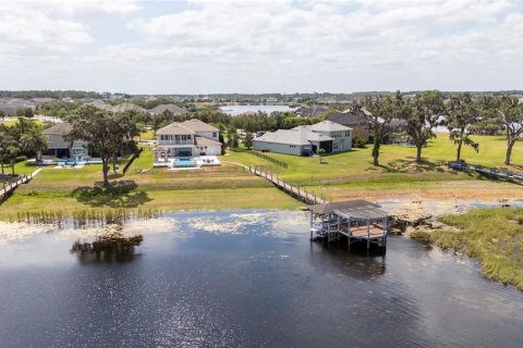 House in Winter Garden, Florida 5 bedrooms, 488.02 sq.m. № 1722443 - photo 8