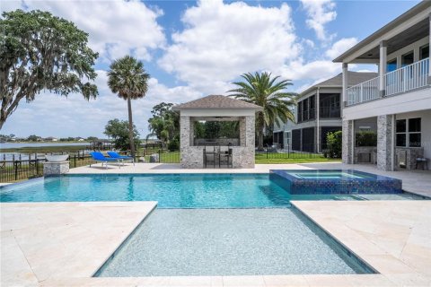 House in Winter Garden, Florida 5 bedrooms, 488.02 sq.m. № 1722443 - photo 22