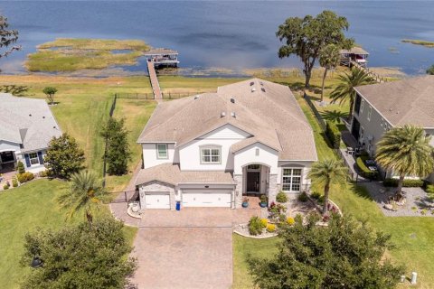 House in Winter Garden, Florida 5 bedrooms, 488.02 sq.m. № 1722443 - photo 4