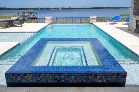 House in Winter Garden, Florida 5 bedrooms, 488.02 sq.m. № 1722443 - photo 12