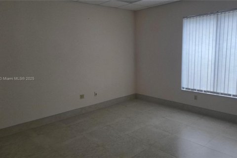 Propiedad comercial en venta en Pompano Beach, Florida № 1957632 - foto 6