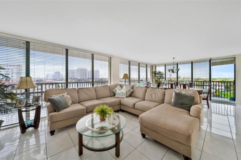 Copropriété à louer à Hallandale Beach, Floride: 2 chambres, 126.35 m2 № 2031438 - photo 6