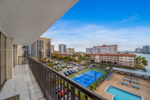 Copropriété à louer à Hallandale Beach, Floride: 2 chambres, 126.35 m2 № 2031438 - photo 19