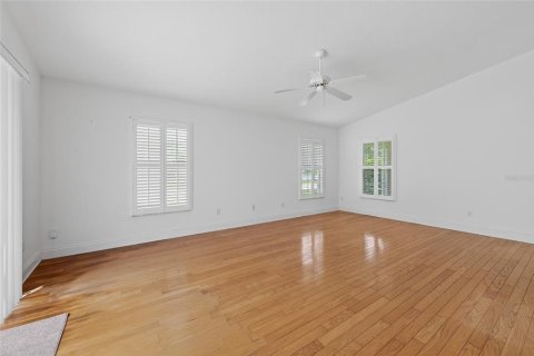 House in Port Orange, Florida 3 bedrooms, 180.42 sq.m. № 2316667 - photo 17