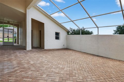 House in Port Orange, Florida 3 bedrooms, 180.42 sq.m. № 2316667 - photo 7