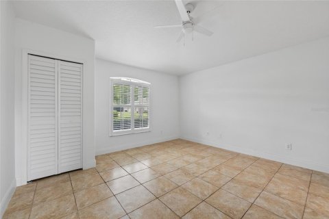 House in Port Orange, Florida 3 bedrooms, 180.42 sq.m. № 2316667 - photo 8