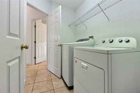 House in Port Orange, Florida 3 bedrooms, 180.42 sq.m. № 2316667 - photo 26