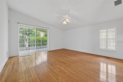 House in Port Orange, Florida 3 bedrooms, 180.42 sq.m. № 2316667 - photo 18