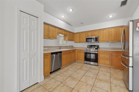 House in Port Orange, Florida 3 bedrooms, 180.42 sq.m. № 2316667 - photo 15