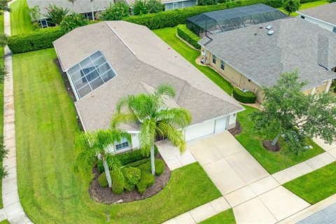 House in Port Orange, Florida 3 bedrooms, 180.42 sq.m. № 2316667 - photo 2