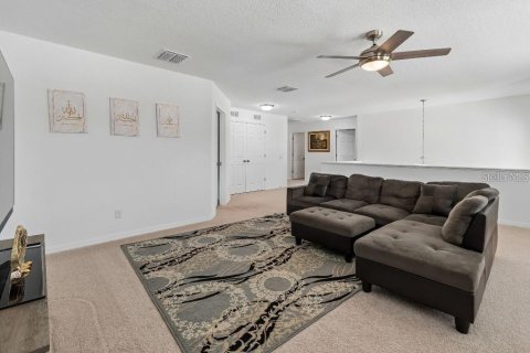House in Tampa, Florida 5 bedrooms, 331.29 sq.m. № 2229587 - photo 26