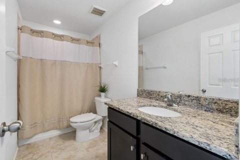 House in Tampa, Florida 5 bedrooms, 331.29 sq.m. № 2229587 - photo 21