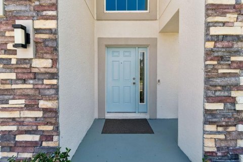 House in Tampa, Florida 5 bedrooms, 331.29 sq.m. № 2229587 - photo 6